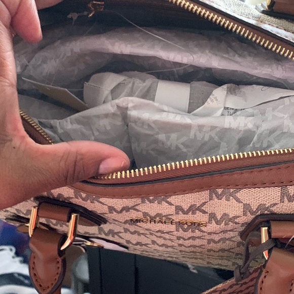 Michael Kors Handbag - Picture 2 of 3